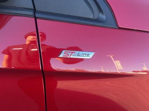 2022 Ford Edge ST Line
