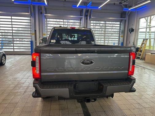 2025 Ford F-350 Lariat Super Duty