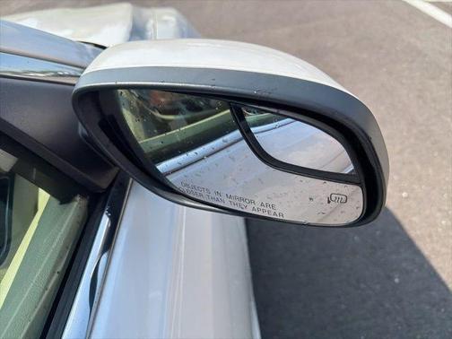 White Platinum Clearcoat Metallic 2018 Ford Taurus SEL