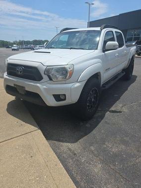 Alpine White 2014 Toyota Tacoma