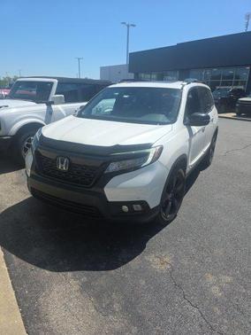 White Diamond Pearl 2019 Honda Passport Elite