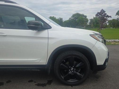 White Diamond Pearl 2019 Honda Passport Elite