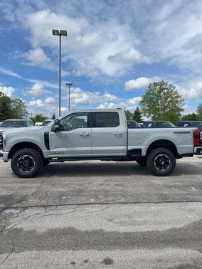 2025 Ford F-350 Lariat Super Duty