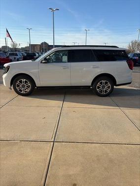 Oxford White 2026 Ford Expedition Active