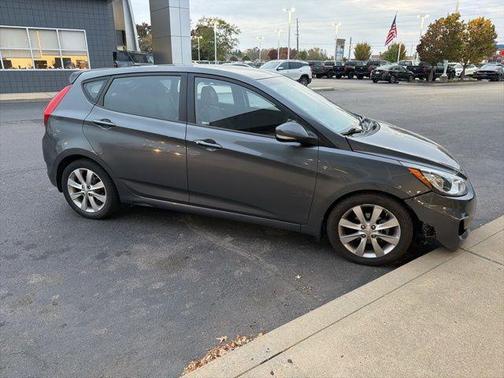 2013 Hyundai Accent SE