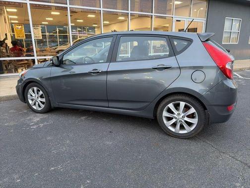 2013 Hyundai Accent SE