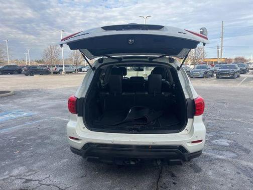 2020 Nissan Pathfinder SV