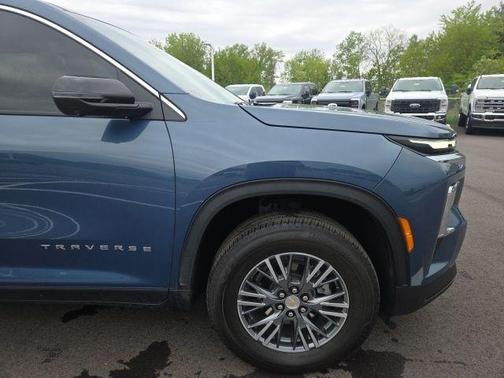 Lakeshore Blue 2024 Chevrolet Traverse LT