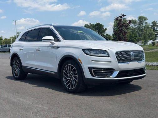 White Platinum Clearcoat Metallic 2019 Lincoln Nautilus Reserve