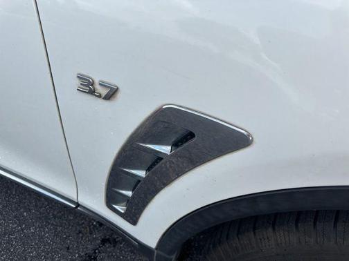2015 INFINITI QX70 Base