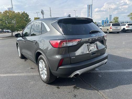 2020 Ford Escape SE
