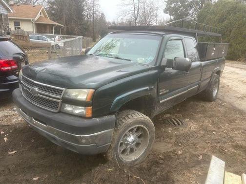 2005 Chevrolet Silverado 2500 LS H/D Extended Cab