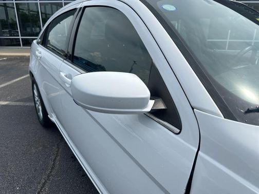 2014 Chrysler 200 LX