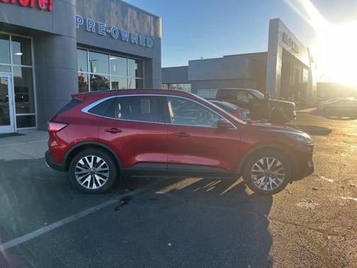 2020 Ford Escape Titanium