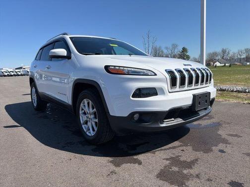 Bright White Clearcoat 2017 Jeep Cherokee Latitude