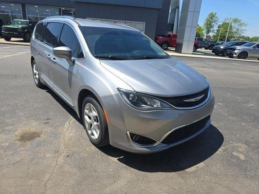 2018 Chrysler Pacifica Touring-L