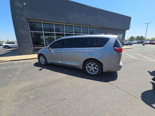 2018 Chrysler Pacifica Touring-L