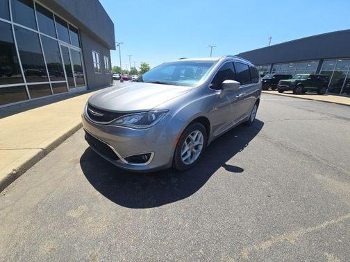 2018 Chrysler Pacifica Touring-L
