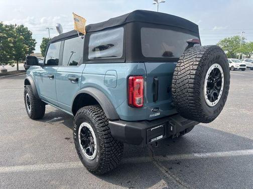 2022 Ford Bronco Base