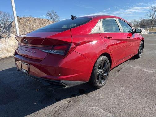 2021 Hyundai ELANTRA SEL