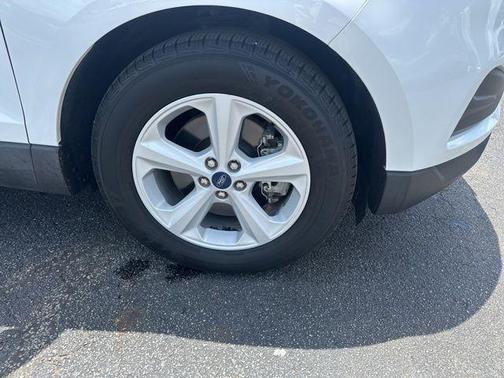 2020 Ford Edge SE