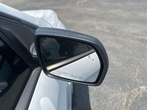 2020 Ford Edge SE