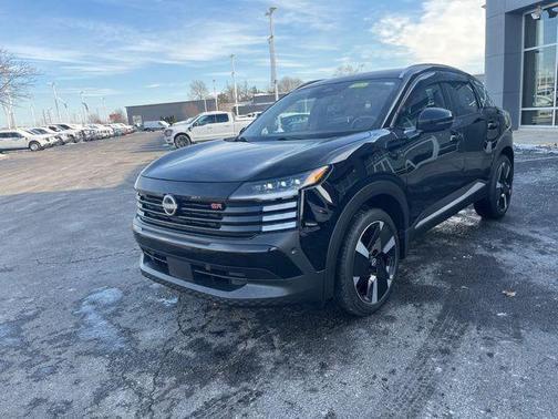 2025 Nissan Kicks SR