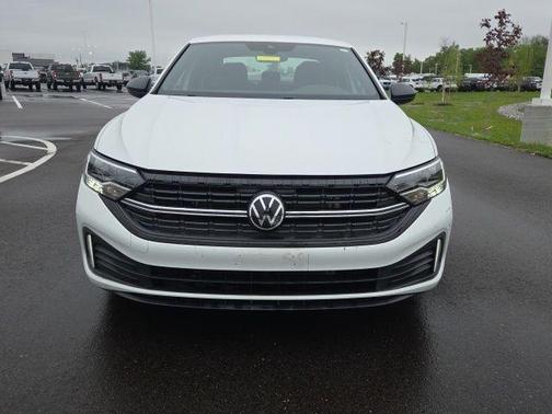 Pure White 2024 Volkswagen Jetta 1.5T Sport
