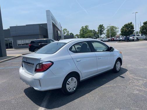2024 Mitsubishi Mirage G4 LE