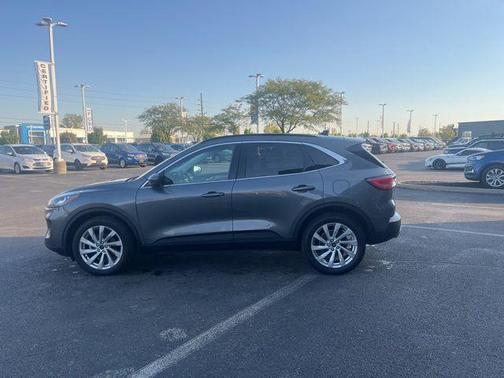 2022 Ford Escape Titanium