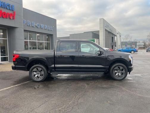 2023 Ford F-150 Lightning LARIAT