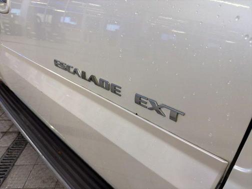 2002 Cadillac Escalade EXT Base