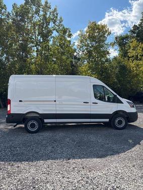 2025 Ford Transit-250 148 WB Medium Roof Cargo