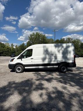 2025 Ford Transit-250 148 WB Medium Roof Cargo