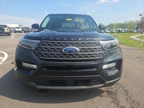 Black Metallic 2024 Ford Explorer XLT