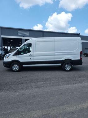 2025 Ford Transit-250 148 WB Medium Roof Cargo