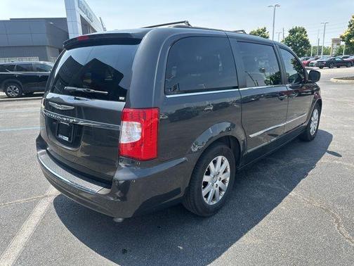 2012 Chrysler Town & Country Touring