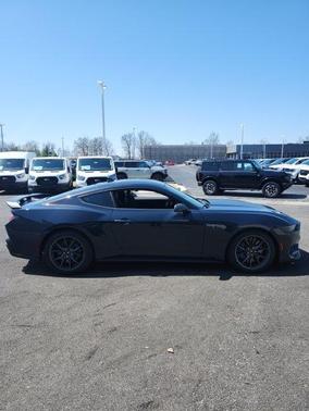 2025 Ford Mustang Dark Horse