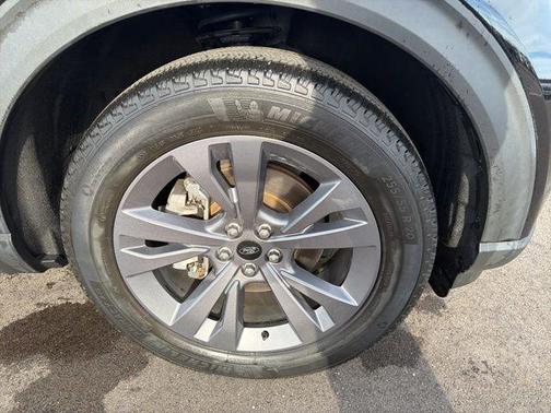 Black Metallic 2022 Ford Explorer XLT