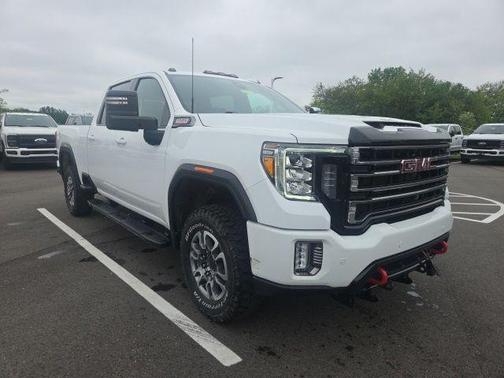 Summit White 2023 GMC Sierra 2500 AT4