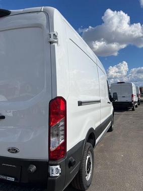 2025 Ford Transit-250 148 WB Medium Roof Cargo