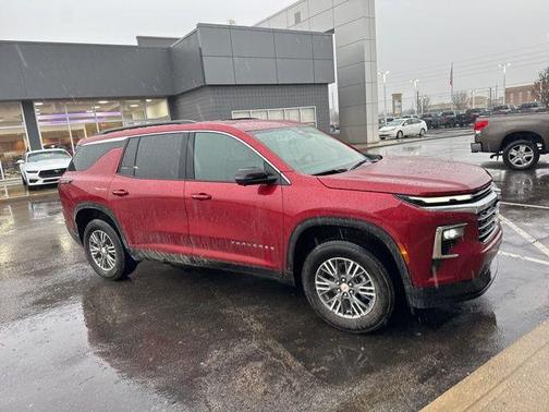 2025 Chevrolet Traverse LT