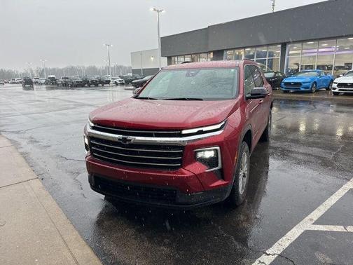 2025 Chevrolet Traverse LT