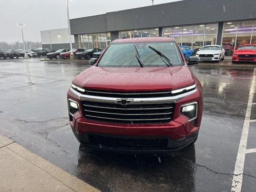 2025 Chevrolet Traverse LT