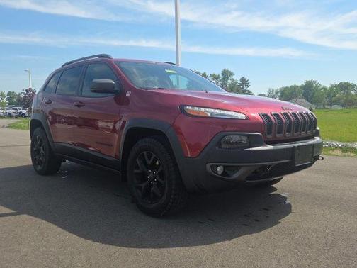 Deep Cherry Red Crystal Pearlcoat 2017 Jeep Cherokee Trailhawk