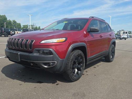 Deep Cherry Red Crystal Pearlcoat 2017 Jeep Cherokee Trailhawk