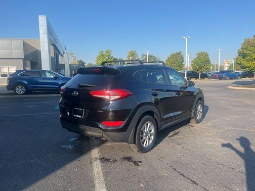 2016 Hyundai TUCSON SE
