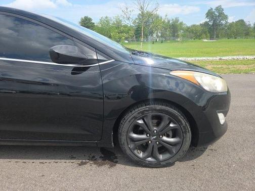 Black Noir Pearl 2013 Hyundai Elantra GT Base