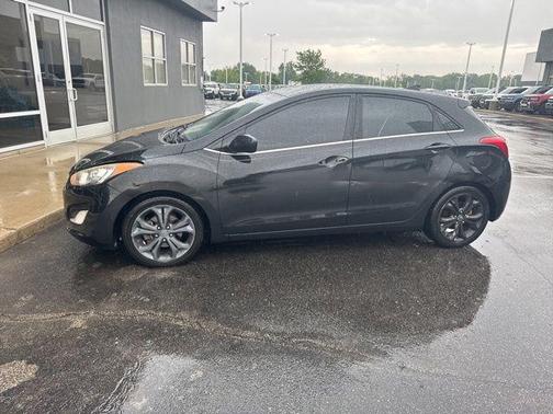 Black Noir Pearl 2013 Hyundai Elantra GT Base