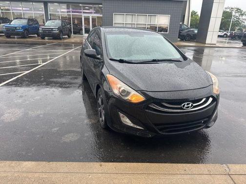 Black Noir Pearl 2013 Hyundai Elantra GT Base